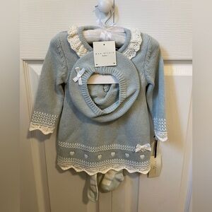 Max studio sweater with tights and hat